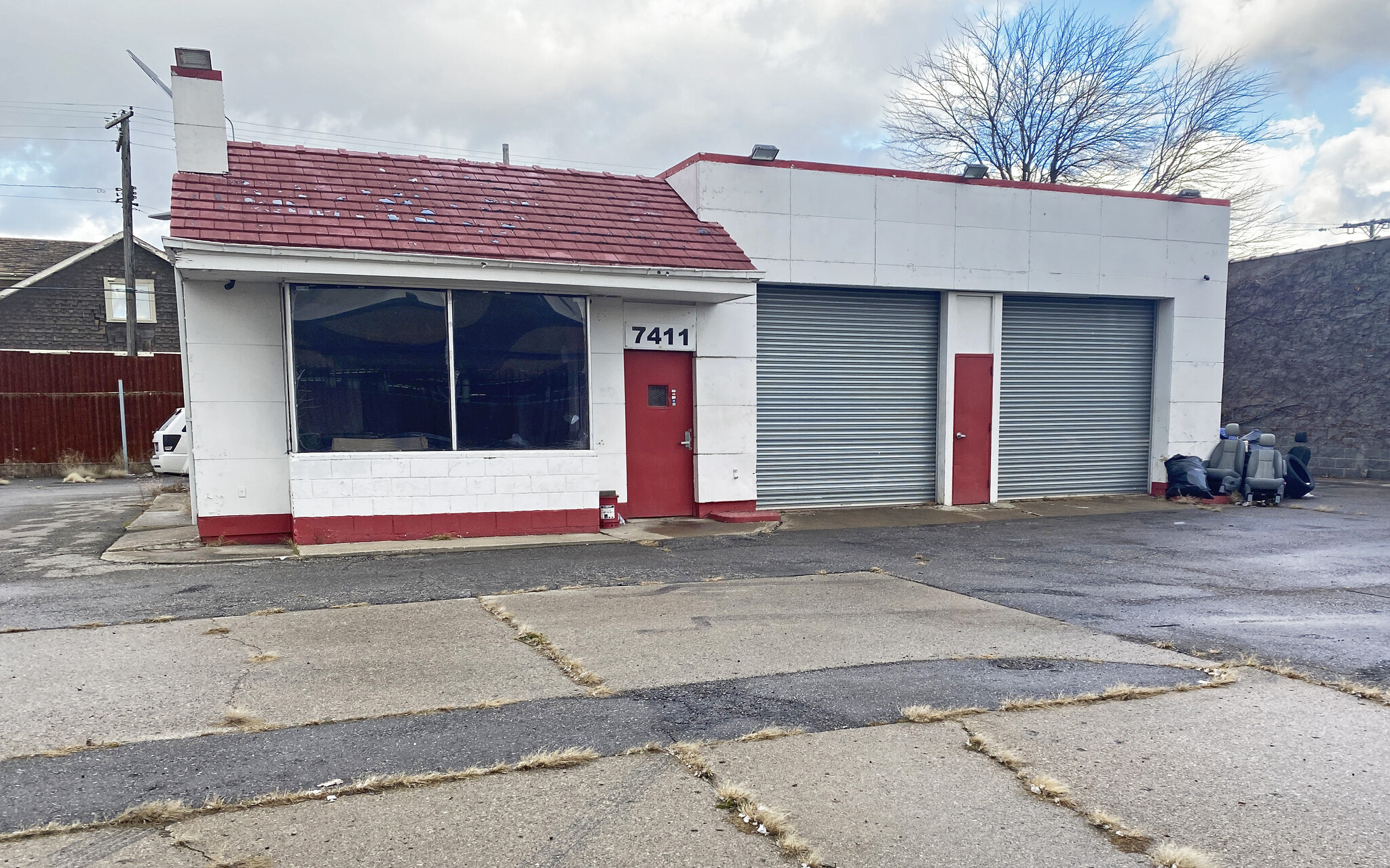 7411 E 7 Mile Rd, Detroit, MI for sale Building Photo- Image 1 of 1