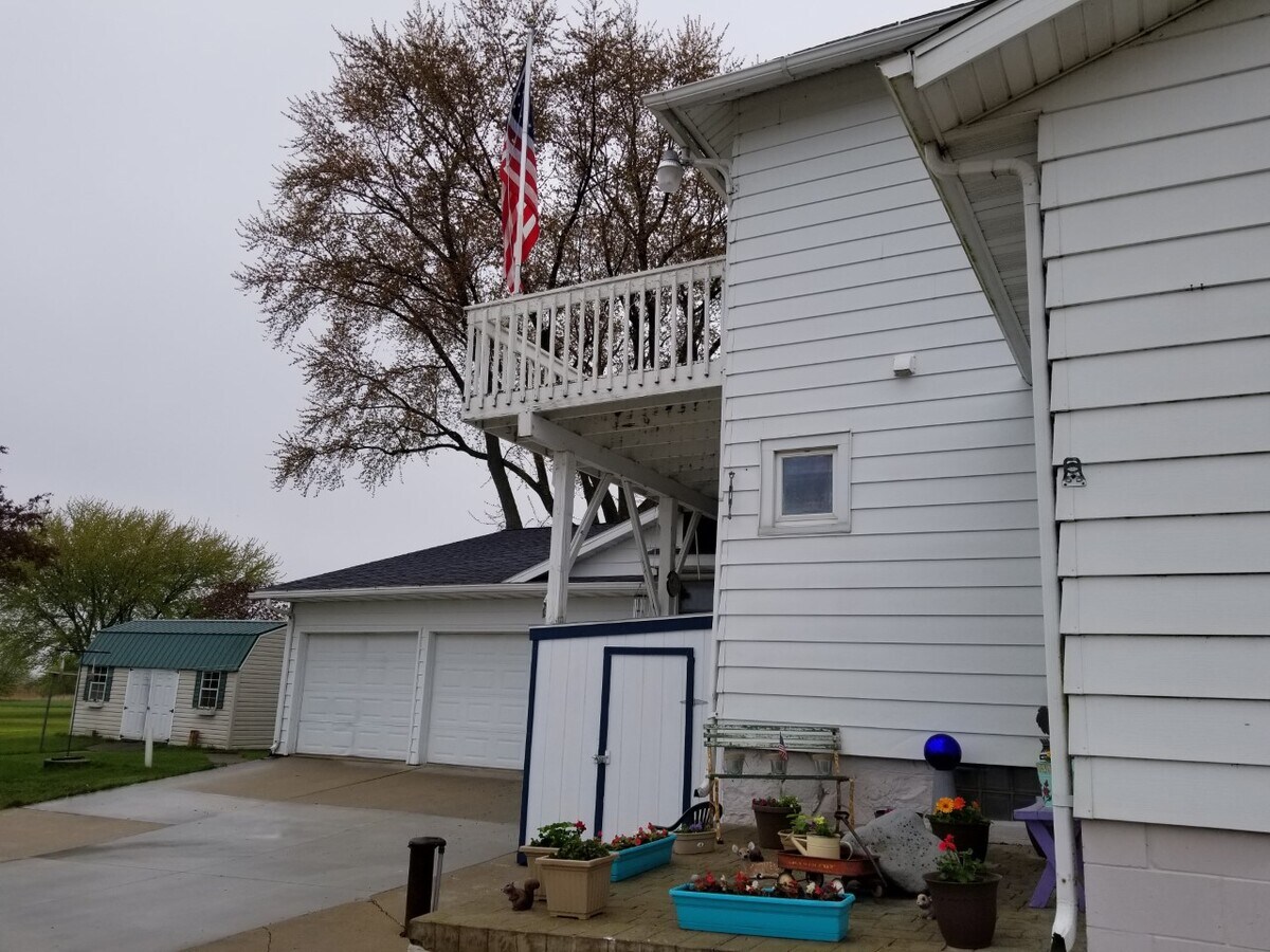 W11794 Concord Rd, Randolph, WI 53956