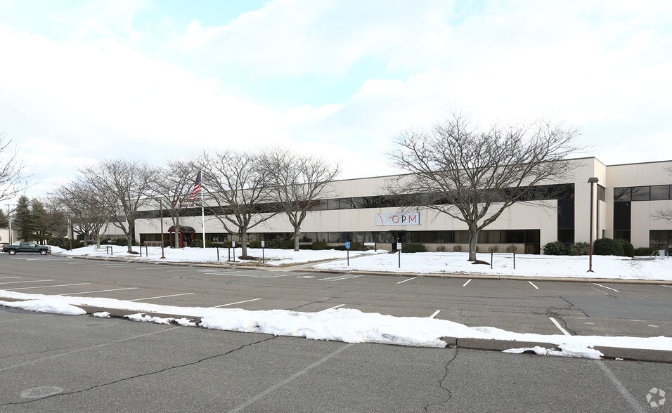 30 S Satellite Rd, South Windsor, CT for lease - Building Photo - Image 1 of 1