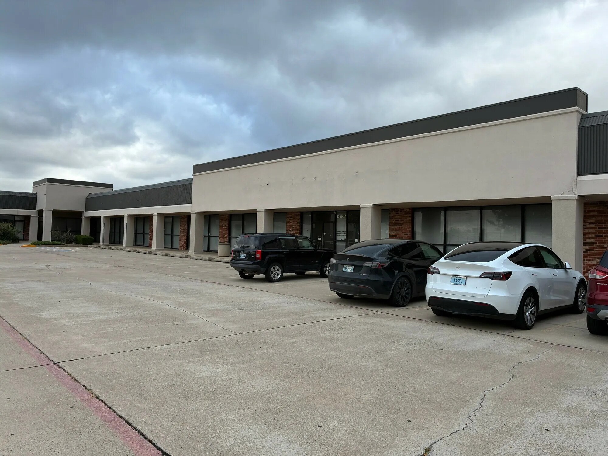 9210 S Western Ave, Oklahoma City, OK for lease Building Photo- Image 1 of 15