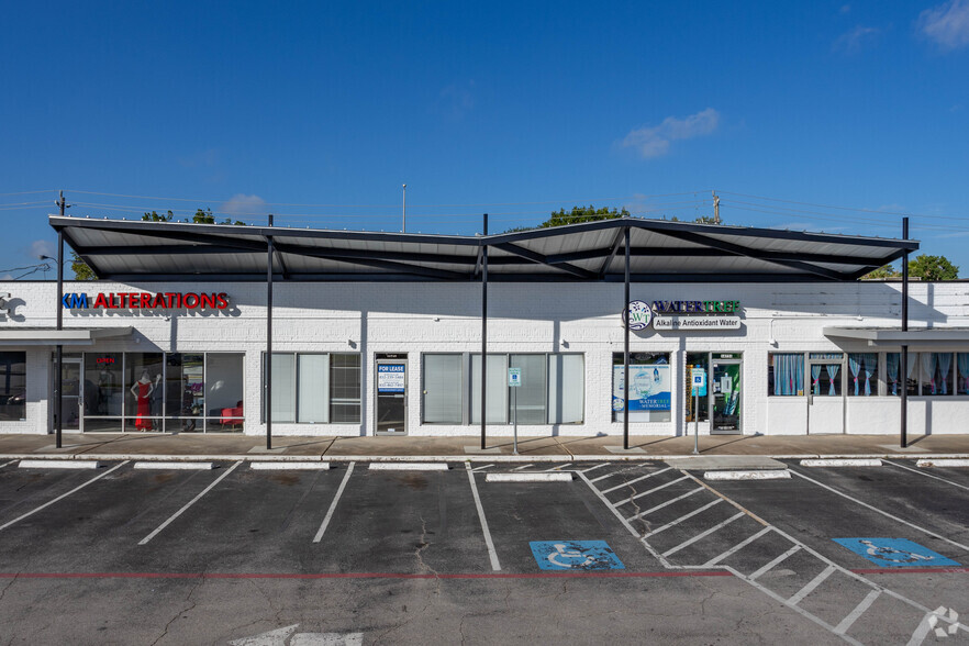 14745-14785 Memorial Dr, Houston, TX for lease - Building Photo - Image 3 of 8