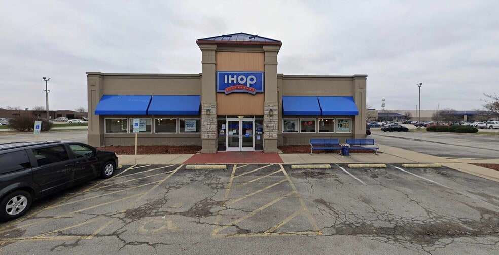 2109 E Empire St, Bloomington, IL for sale - Building Photo - Image 1 of 3