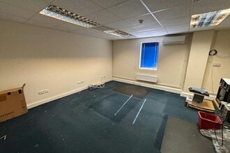 Campbell Ct, Bramley for lease Interior Photo- Image 2 of 5