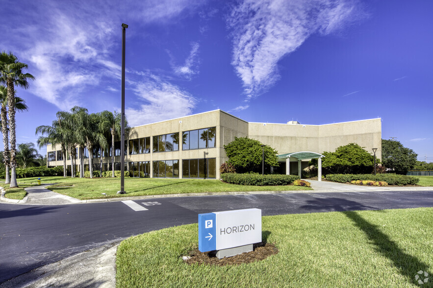 4511-n-himes-ave-tampa-fl-33614-horizon-building-at-tampa-bay-park