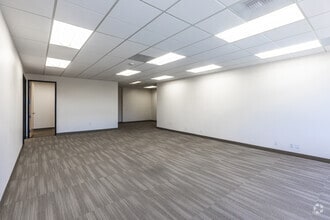 5575 Ruffin Rd, San Diego, CA for lease Interior Photo- Image 2 of 11