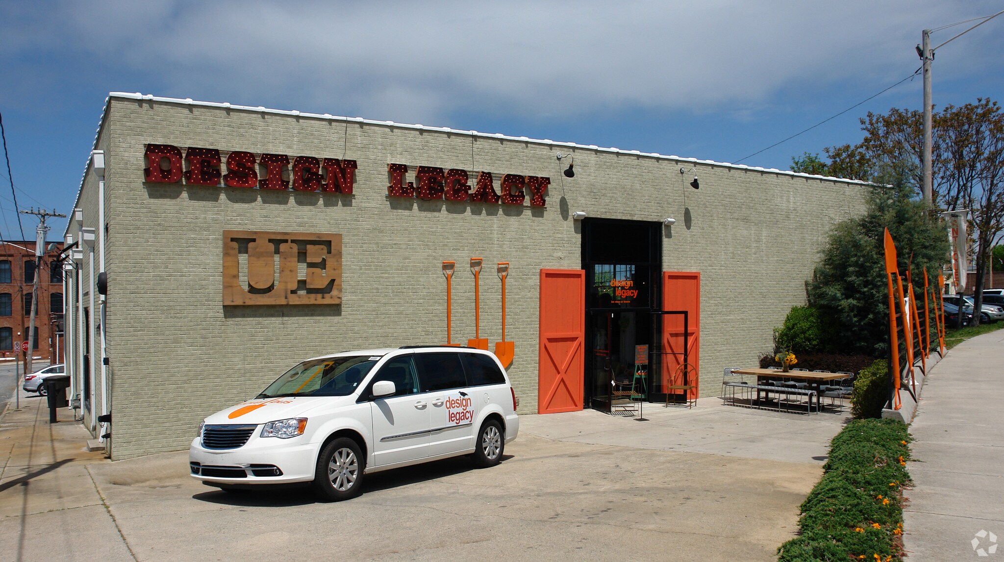 126 Virginia Pl, High Point, NC for sale Primary Photo- Image 1 of 1