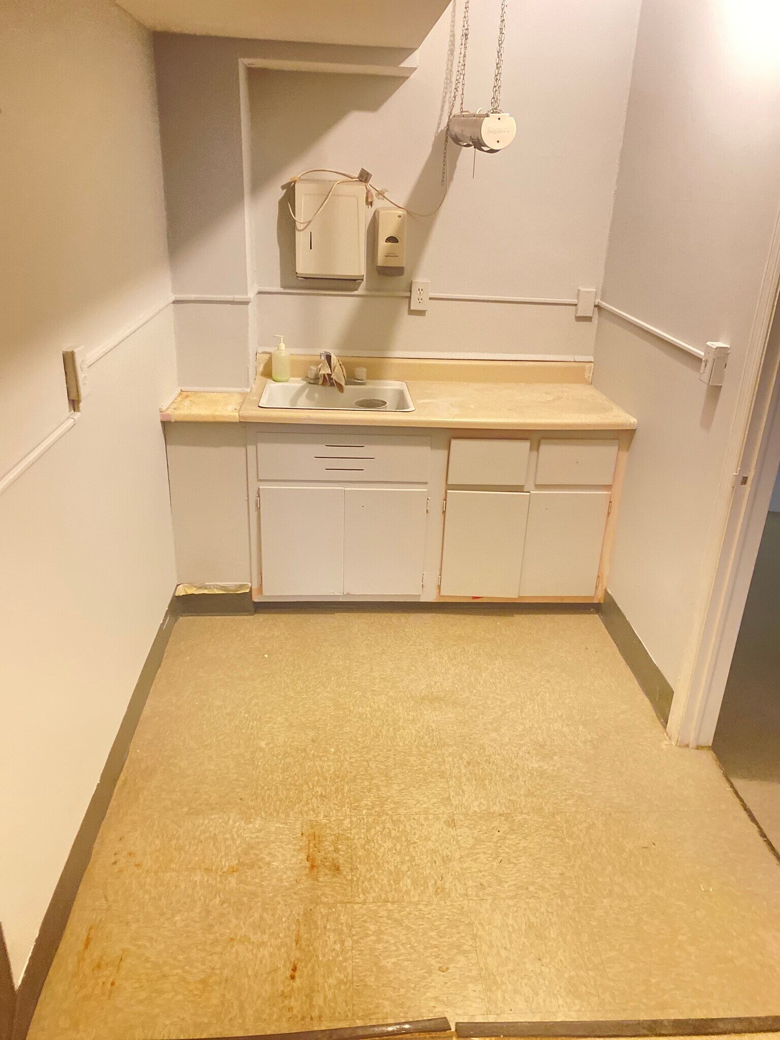 3601 Greenway, Baltimore, MD 21218 Carrollton Condominiums