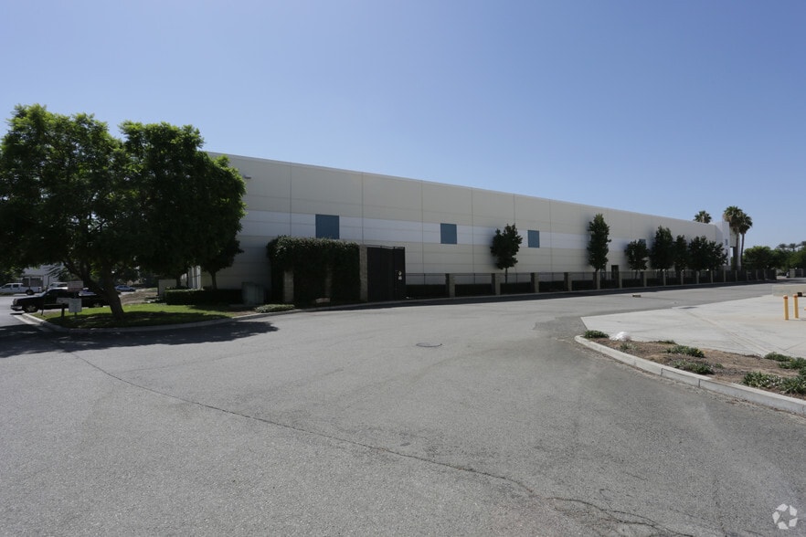 2800 E Philadelphia St, Ontario, CA for sale - Primary Photo - Image 1 of 1