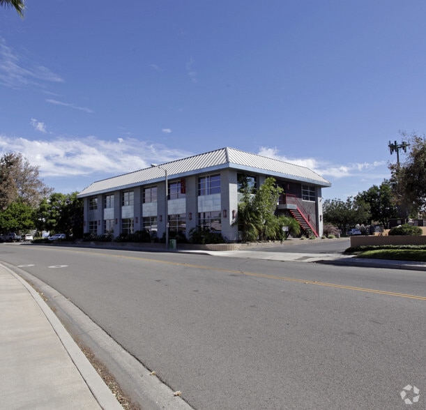 321 N Rampart St, Orange, CA for lease - Primary Photo - Image 1 of 21