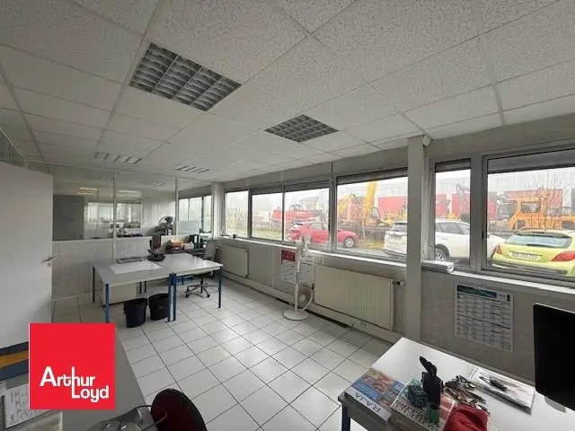 Flex in Dreux for sale - Building Photo - Image 3 of 7