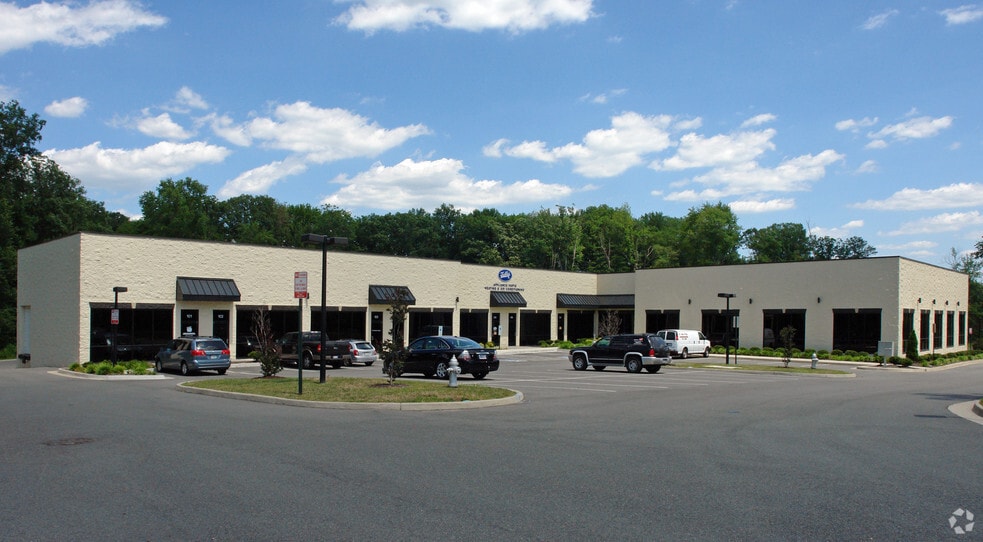 2830 Ackley Ave, Richmond, VA 23228