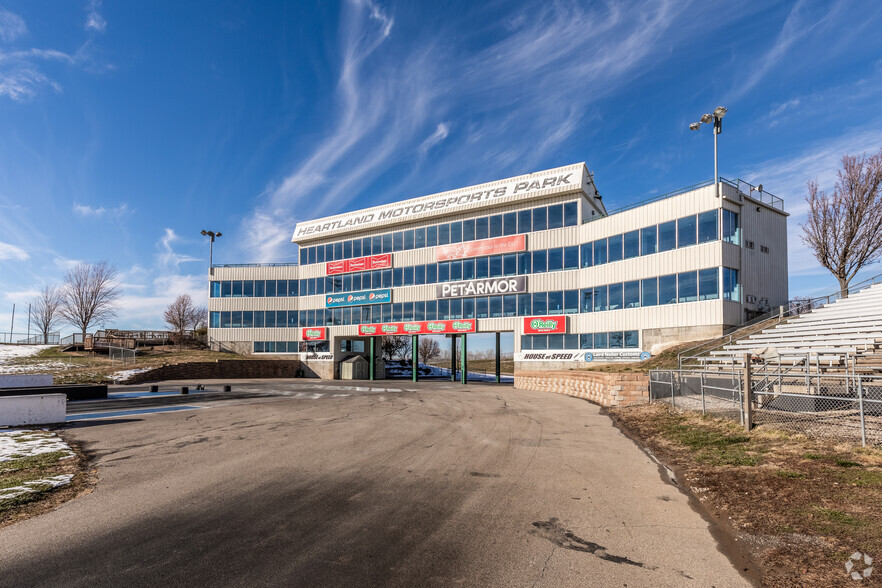 7530 SW Topeka Blvd, Topeka, KS for sale - Building Photo - Image 1 of 1