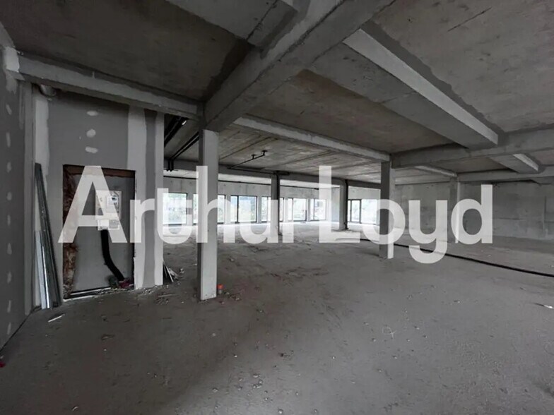 Office in Épron for sale - Interior Photo - Image 3 of 4