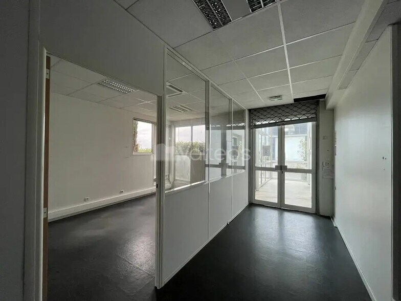 9 Rue De Vidailhan, Balma for lease - Interior Photo - Image 2 of 12