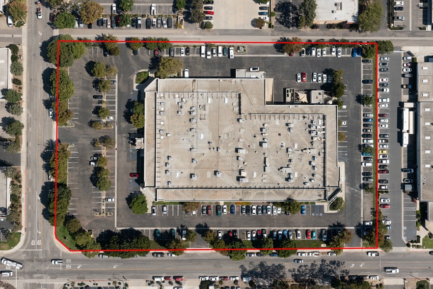 4820-4822 McGrath St, Ventura, CA for lease - Building Photo - Image 3 of 20