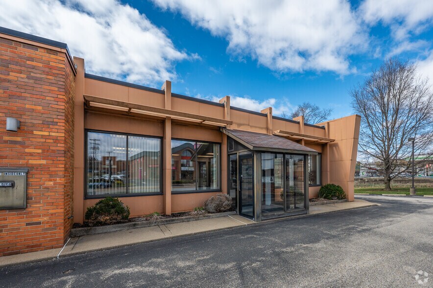 3906 Washington Rd, McMurray, PA for sale - Building Photo - Image 2 of 5