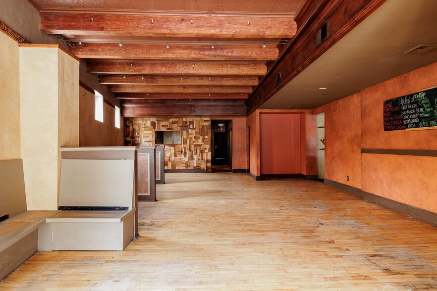 42 Railroad St, Great Barrington, MA for lease - Interior Photo - Image 3 of 11