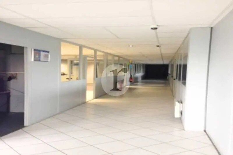 Office in Nieppe for lease - Interior Photo - Image 2 of 7