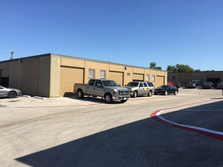 222 Church St, DeSoto, TX for lease - Building Photo - Image 2 of 16