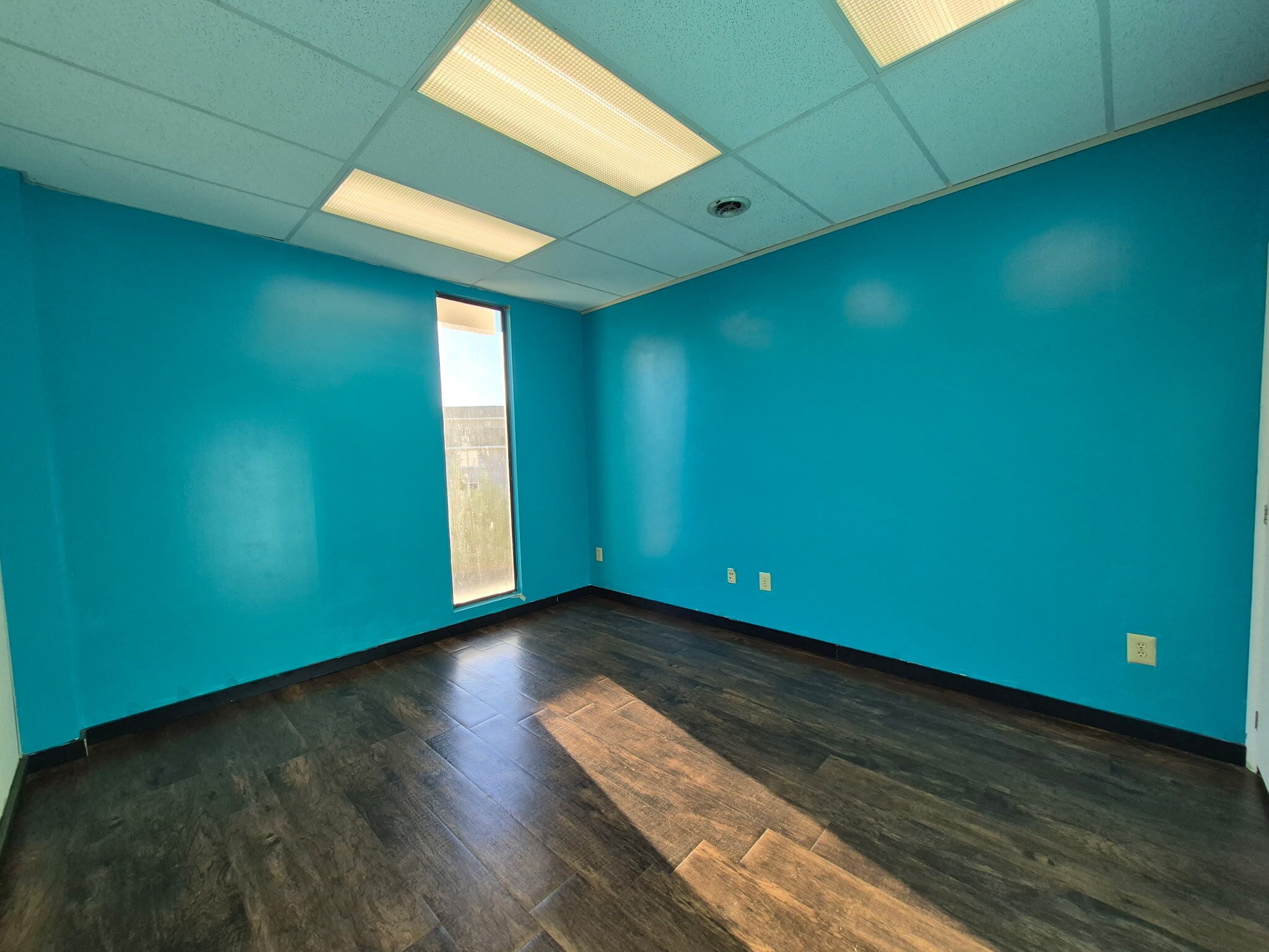 2500 W Broad St, Athens, GA for lease Interior Photo- Image 1 of 4