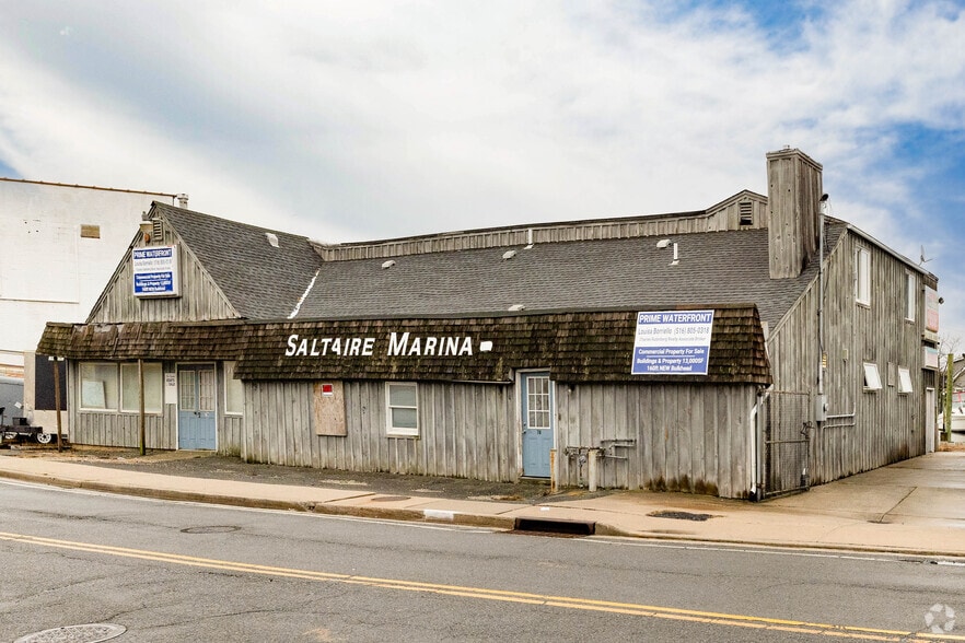 76 Front St, East Rockaway, NY for sale - Primary Photo - Image 1 of 11