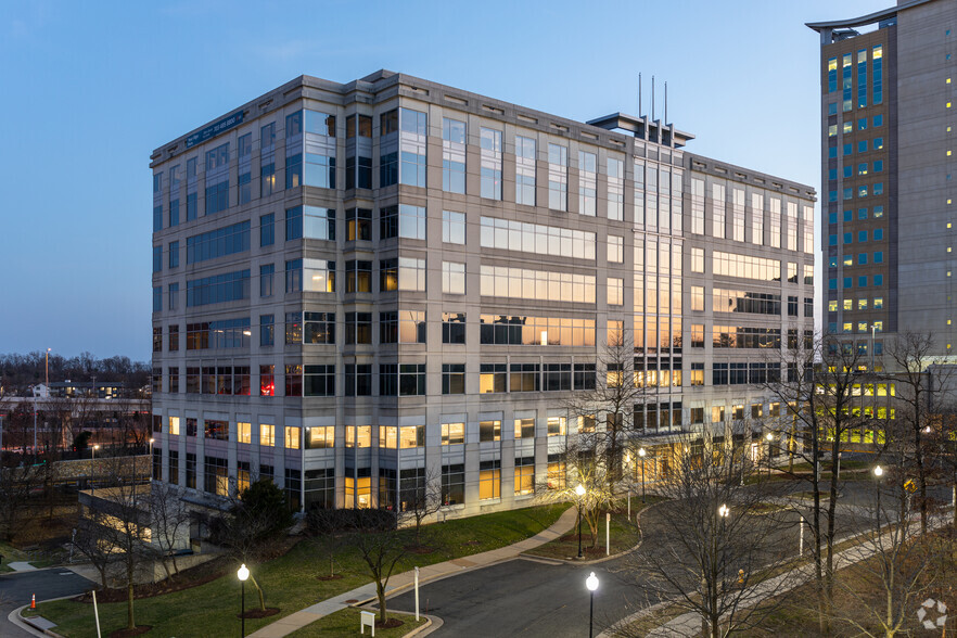 4825 Mark Center Dr, Alexandria, VA for lease - Building Photo - Image 1 of 16