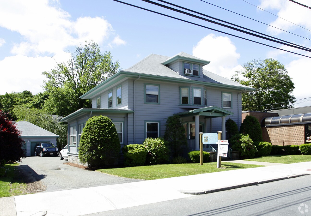 420 Lincoln Ave, Saugus, MA 01906 Property Record