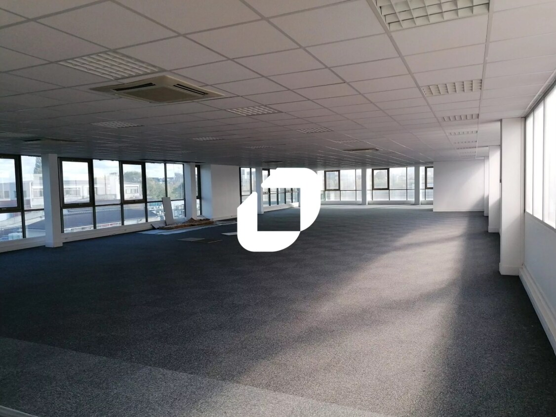 Office in Bezons for lease Interior Photo- Image 1 of 2