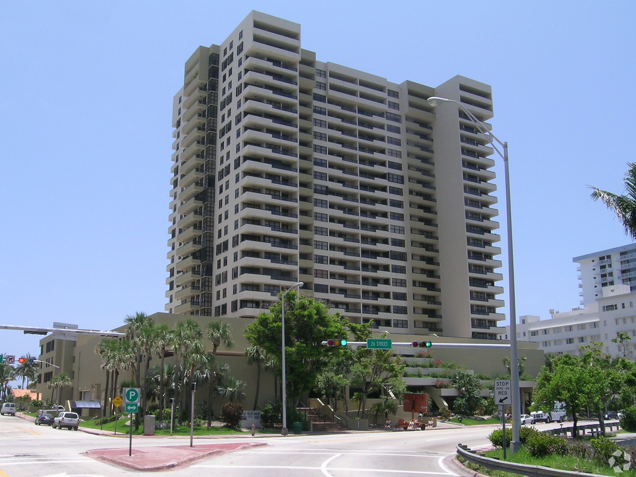 2555 Collins Ave, Miami Beach, FL for sale Primary Photo- Image 1 of 52