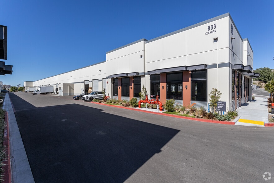 865-875 Cochran St, Simi Valley, CA for sale - Building Photo - Image 2 of 2