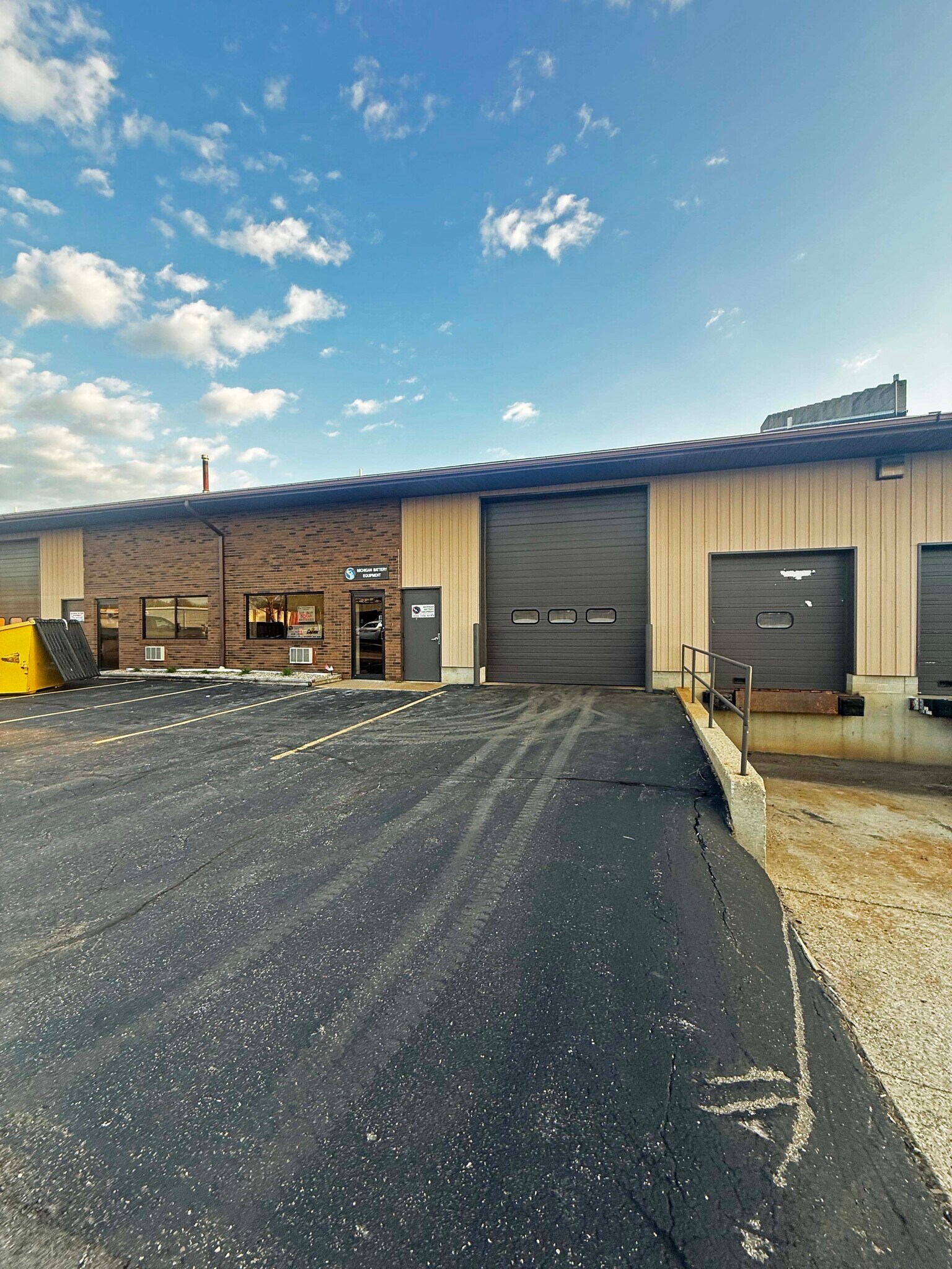 3086 Dixie Ave SW, Grandville, MI for lease Interior Photo- Image 1 of 4