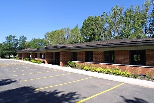 850 S McHenry Ave, Crystal Lake, IL for sale Primary Photo- Image 1 of 1