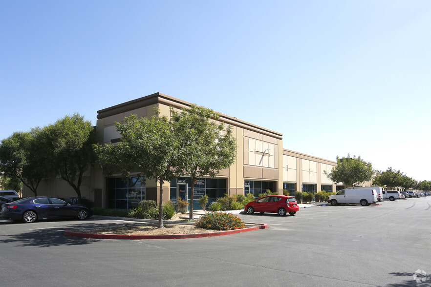 1654 Illinois Ave, Perris, CA for lease - Primary Photo - Image 1 of 2