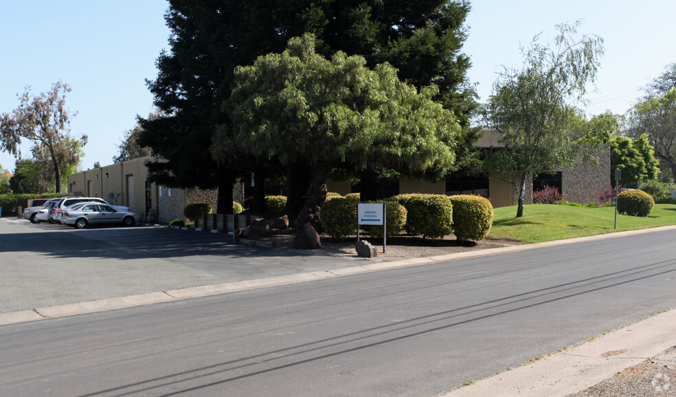 3925-3945 Bohannon Dr, Menlo Park, CA for lease - Building Photo - Image 3 of 6