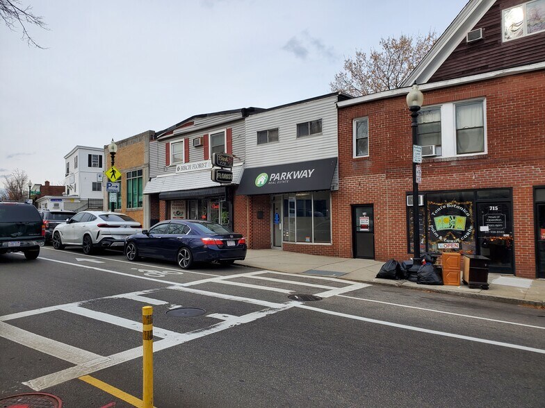 717 South St, Roslindale, MA 02131