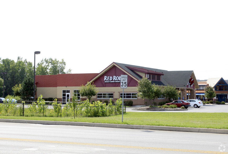 4010 Main St, Mishawaka, IN for sale - Building Photo - Image 1 of 1