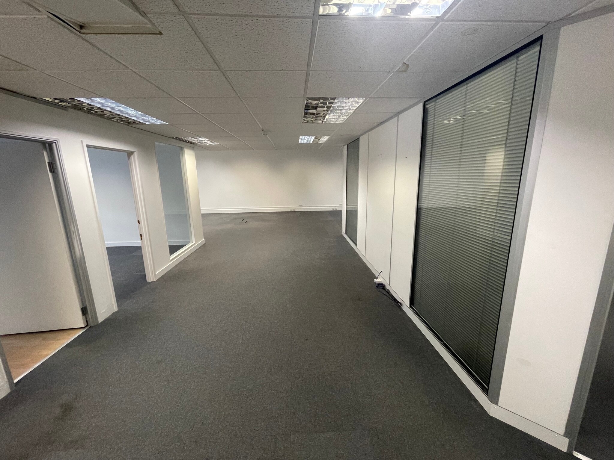 Oakcroft Rd, Chessington for lease Building Photo- Image 1 of 6