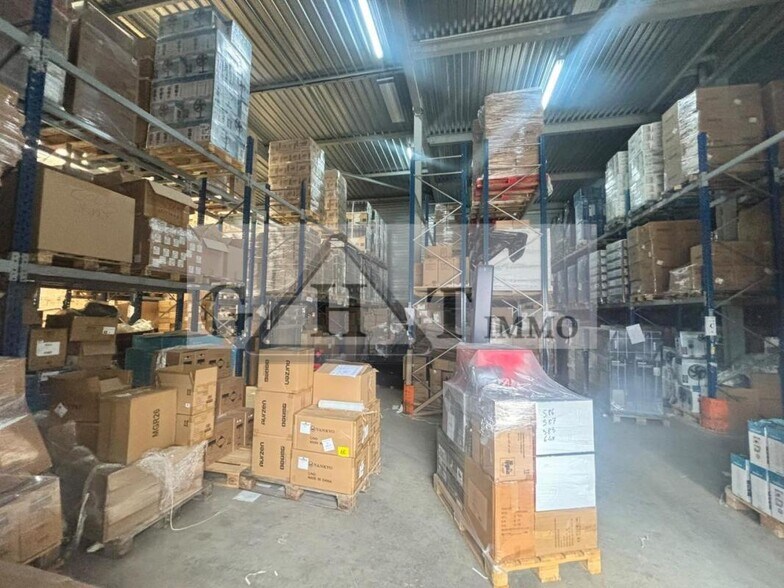 Industrial in Créteil for sale - Interior Photo - Image 3 of 8