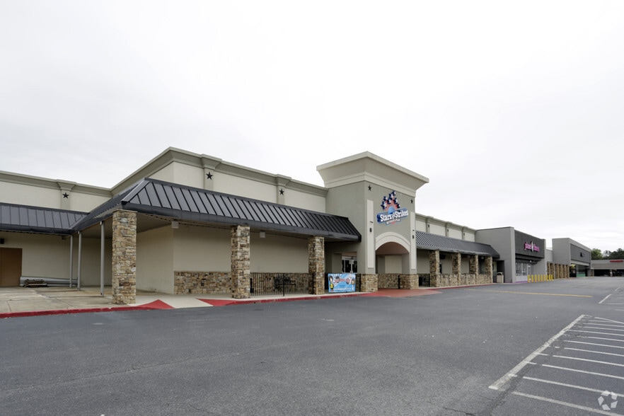 107-133 Merchants Sq, Cumming, GA for lease - Primary Photo - Image 1 of 12