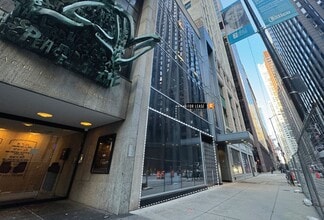 6 S Clark St, Chicago, IL for lease Interior Photo- Image 1 of 5