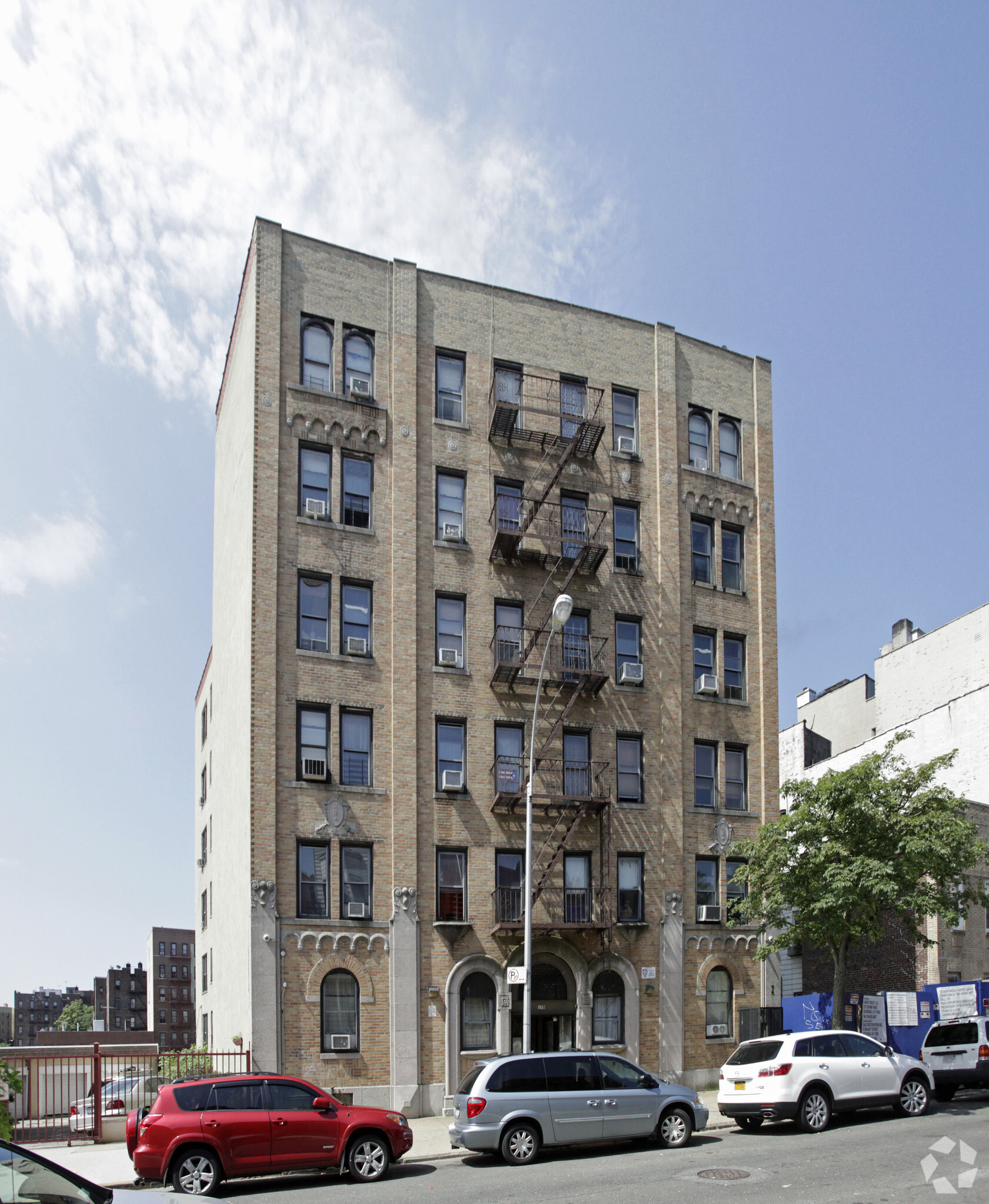 178 E 205th St, Bronx, NY 10458 | LoopNet