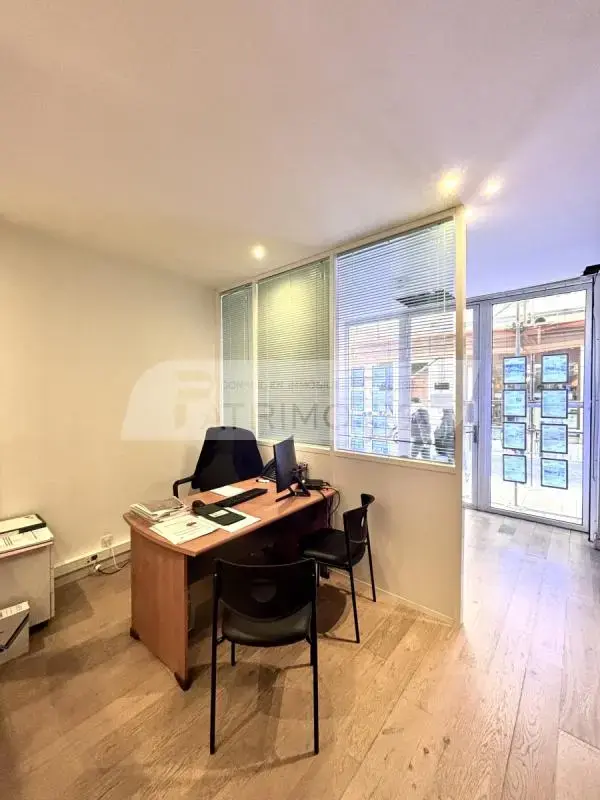 5 Rue Grignan, Marseille for lease Interior Photo- Image 1 of 5