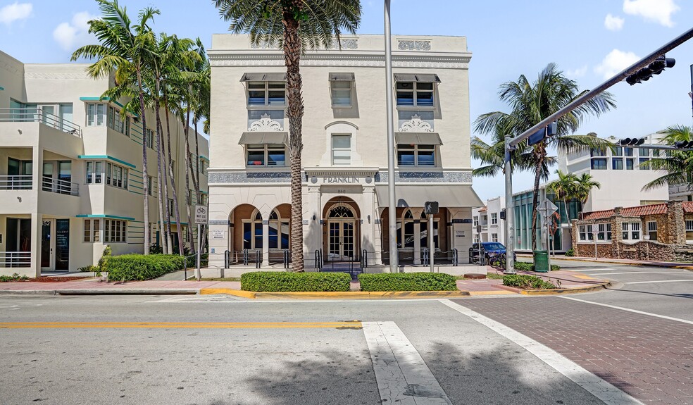 860 Collins Ave, Miami Beach, FL for sale - Building Photo - Image 3 of 31