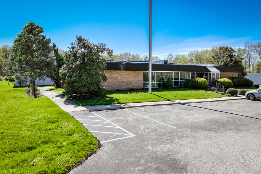 360 Crider Ave, Moorestown, NJ for lease - Building Photo - Image 3 of 6