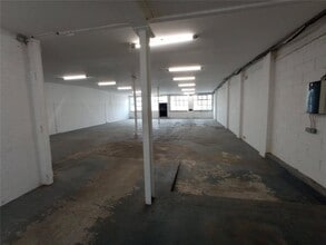 Princess Margaret Rd, Tilbury for lease Building Photo- Image 2 of 3