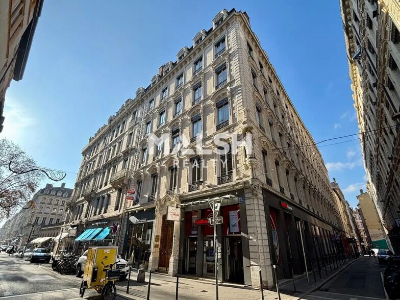 Office in Lyon for lease - Building Photo - Image 1 of 7
