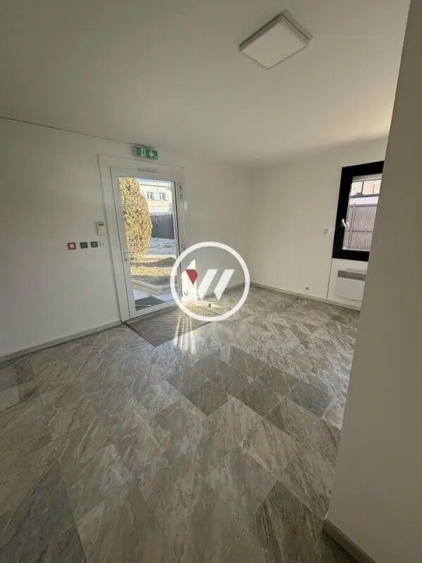 Flex in Aix-en-Provence for lease Interior Photo- Image 1 of 3