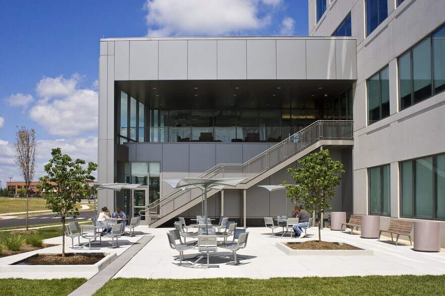 7001 Columbia Gateway Dr, Columbia, MD for lease - Building Photo - Image 2 of 10