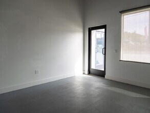 28497 Highway 74, Lake Elsinore, CA for lease Interior Photo- Image 2 of 3