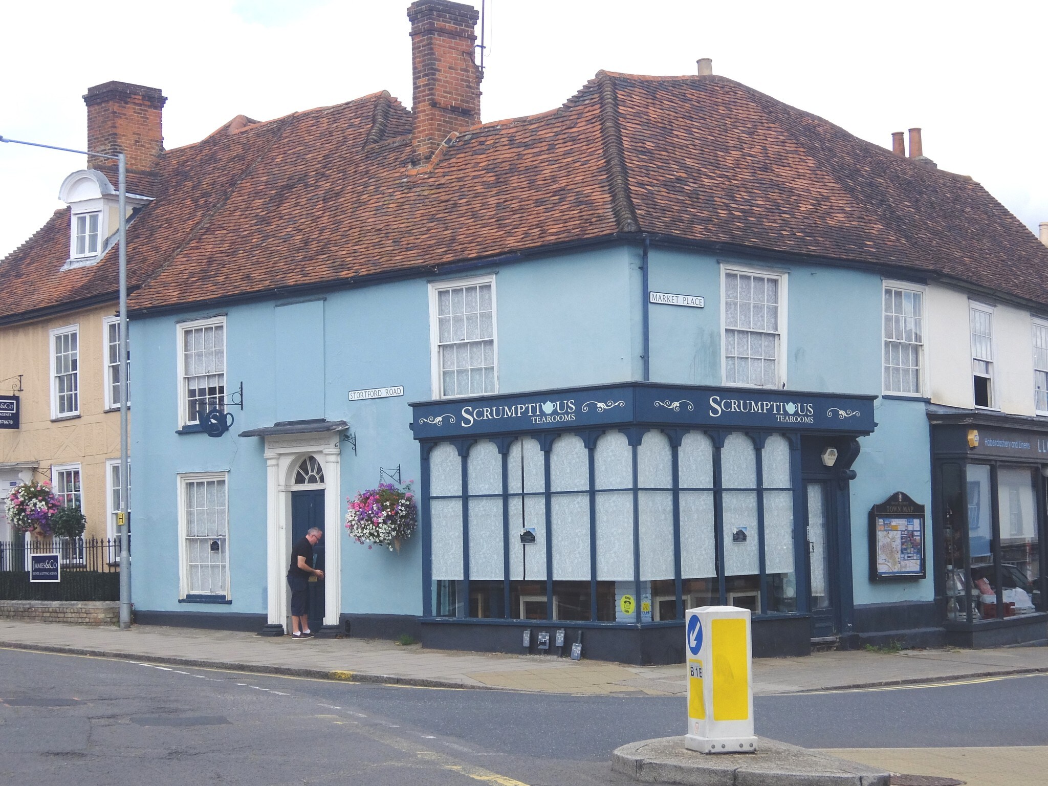 1 Market Pl, Dunmow for sale Primary Photo- Image 1 of 1